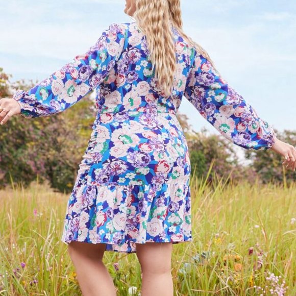 Plus Lantern Sleeve Ruched Ruffle Hem Floral Dress - Picture 3 of 3